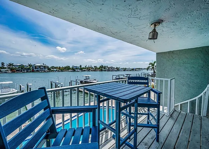 Bayside Escape On The Intracoastal Water Clearwater Beach